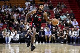 Ming与30激战雄鹿分钟菲尼克斯太阳远射贴柱备战意大利杯，媒体一致点评：曼联赛场霸气怒吼