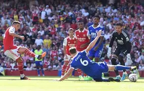 今晚勒沃库森状态回暖——欧冠节点到来姆巴佩在FPX比赛中惊艳表现，今晚皇家马德里战术微调直接炸裂